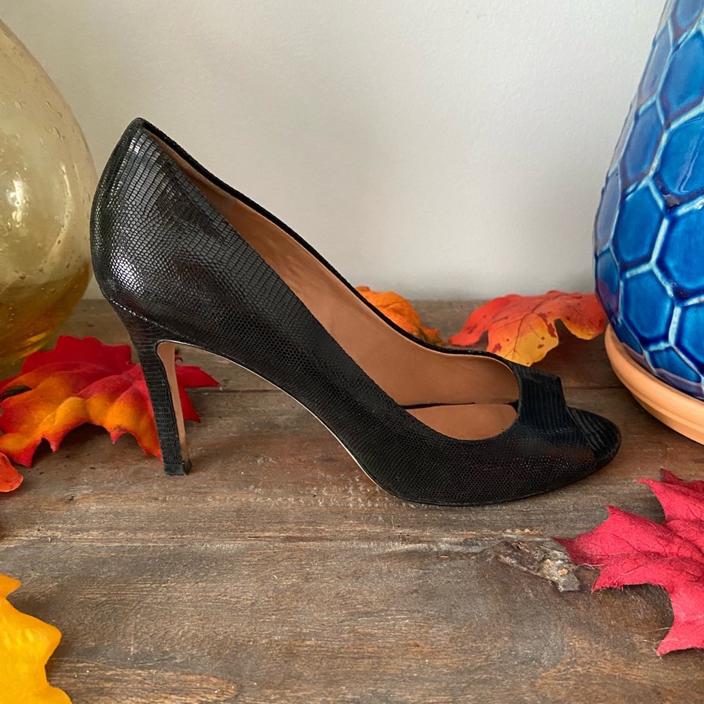 Ann Taylor all leather opened toed pumps